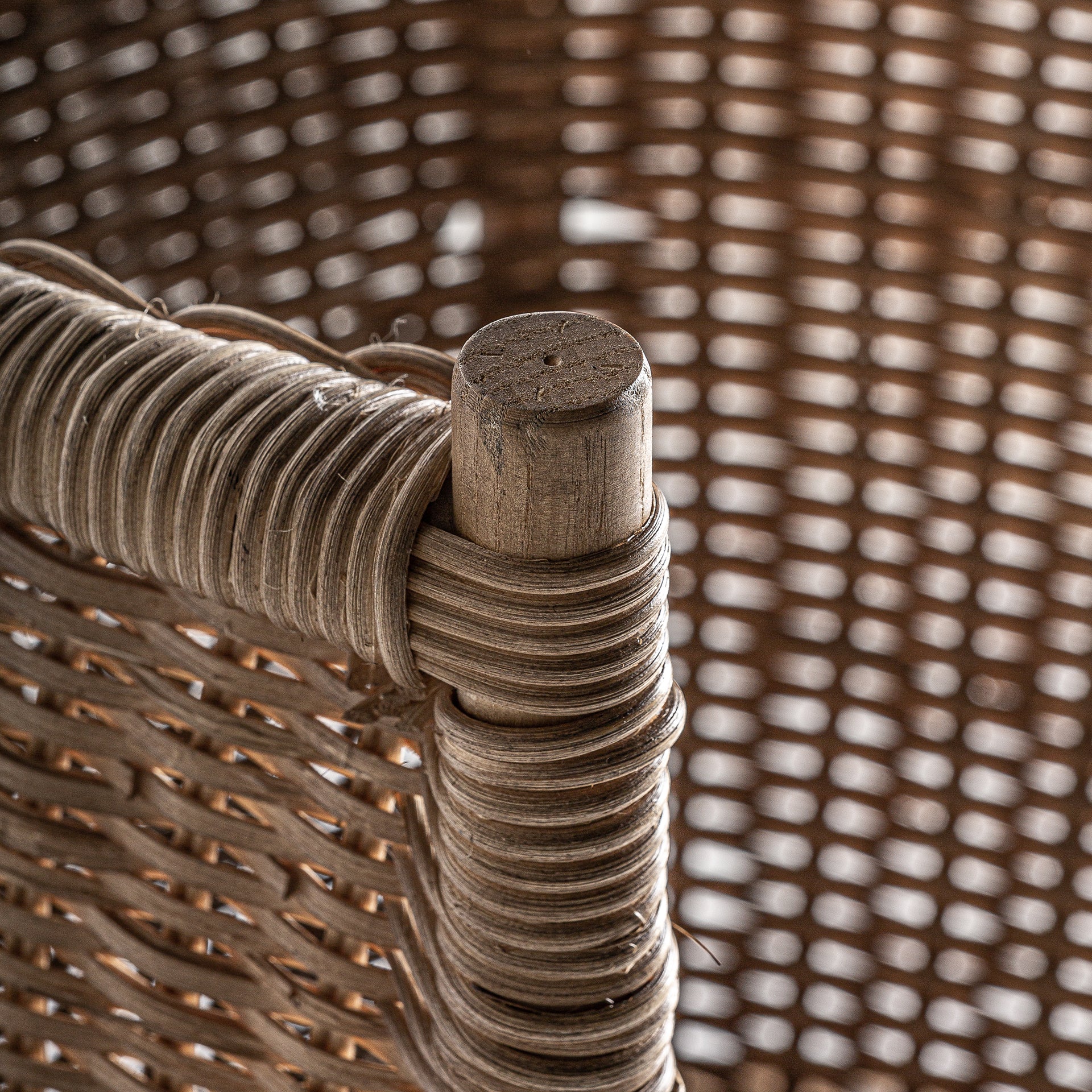 QUENZA STOOL